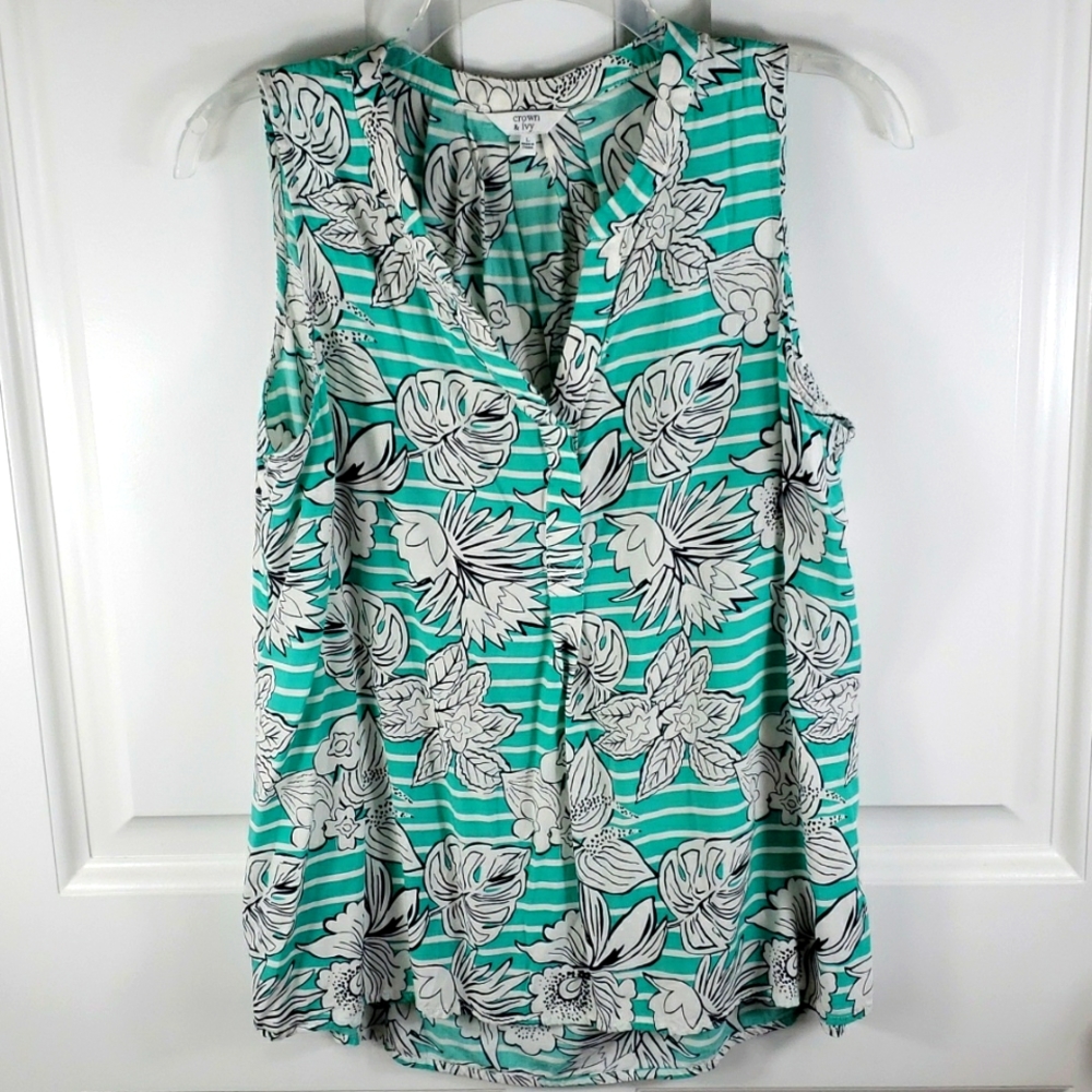 Crown & Ivy sleeveless tank, sz L
